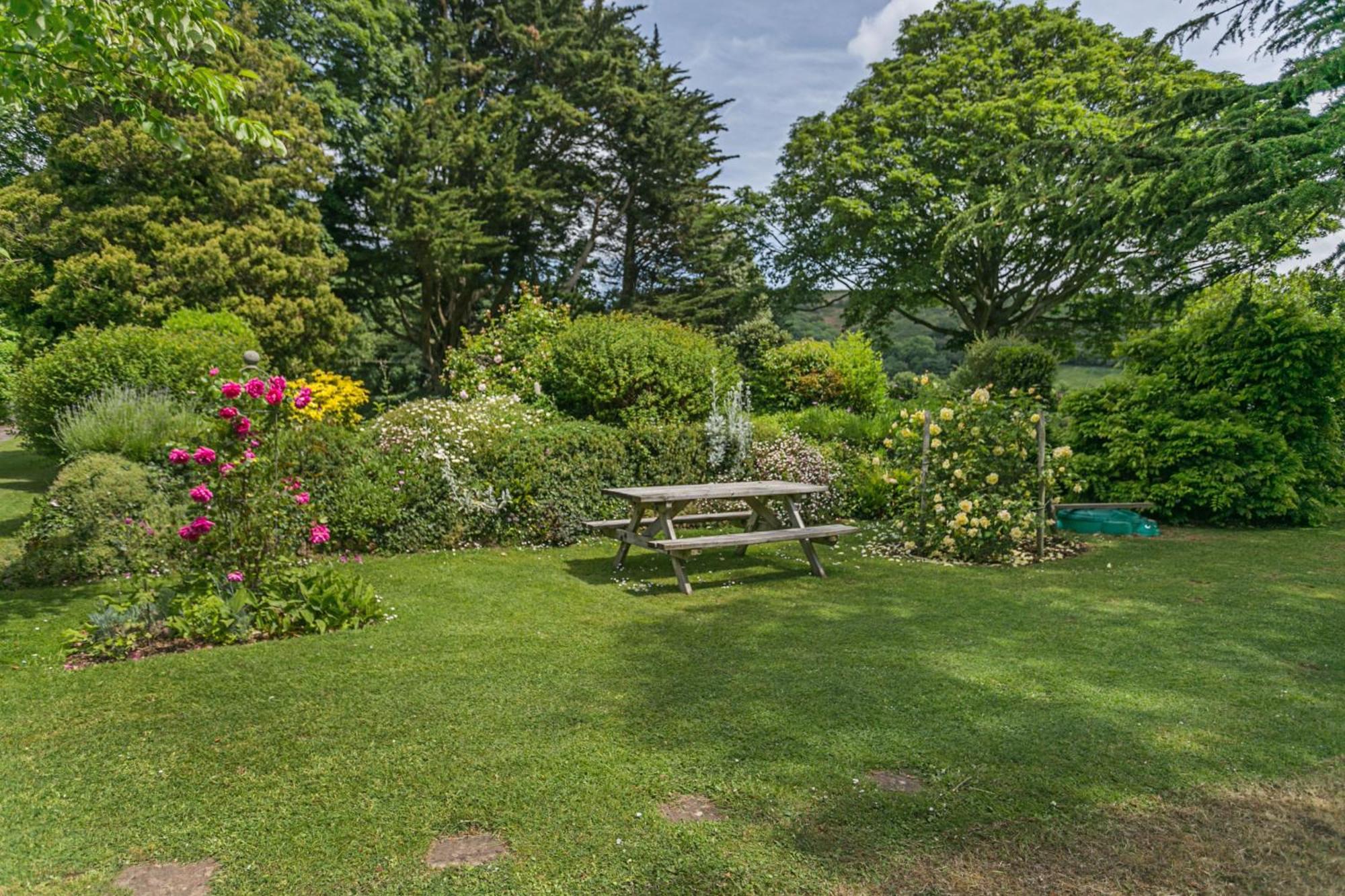 Laburnum Lodge Sleeps 6 Wheelchair Access Minehead Exterior photo